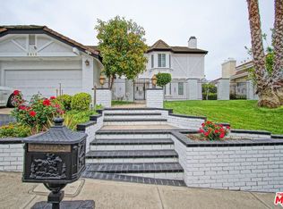 3512 Viewcrest Dr, Burbank, CA 91504