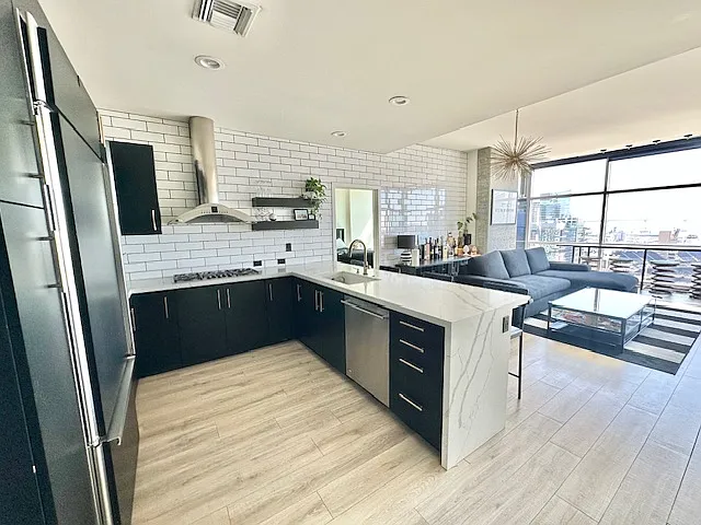 800 The Mark Ln #2307 — Photo 12