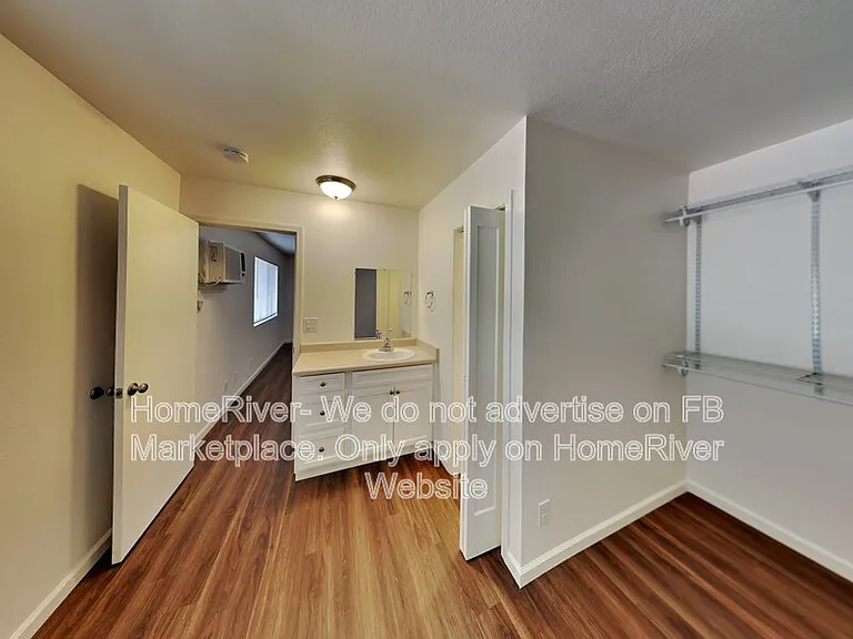 1620 F St #14 — Photo 4