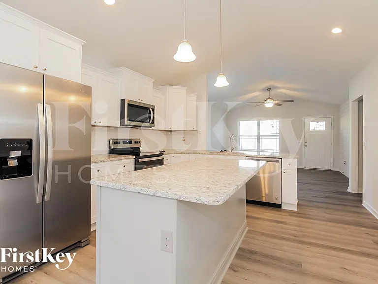 1213 Carolyn Ave — Photo 7