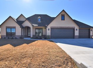6516 E 143rd St, Collinsville, OK 74055