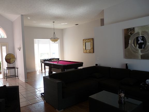 4th image of 1110 SE Strathmore Dr