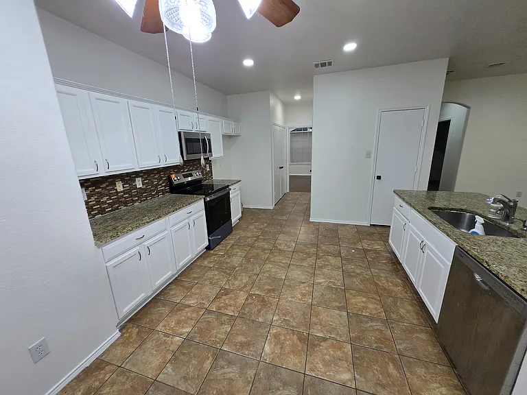 1207 Bellcrest Dr — Photo 5