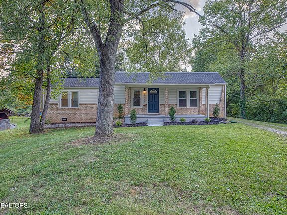 3rd image of 8009 Roy Lowe Ln