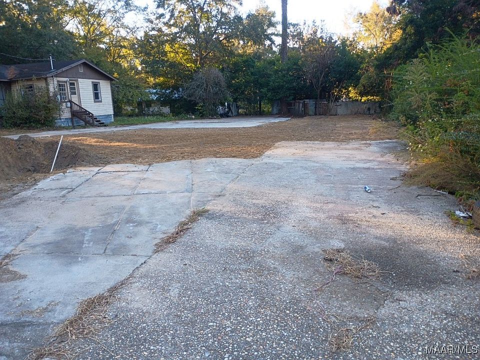 2nd image of 808 Dutch St