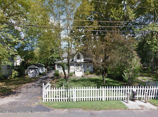 211 Center St, Staten Island, NY 10306