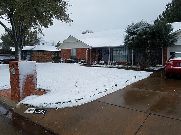 3rd image of 2902 N Keller Dr