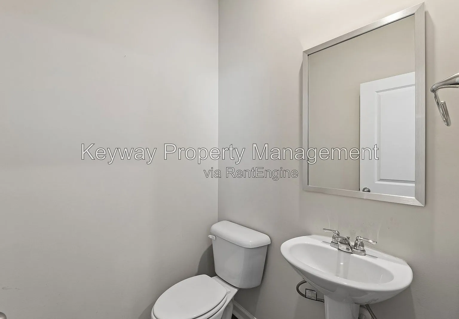 4 bed, 2.5 bath, 2046 sqft, $1,985 — Photo 4