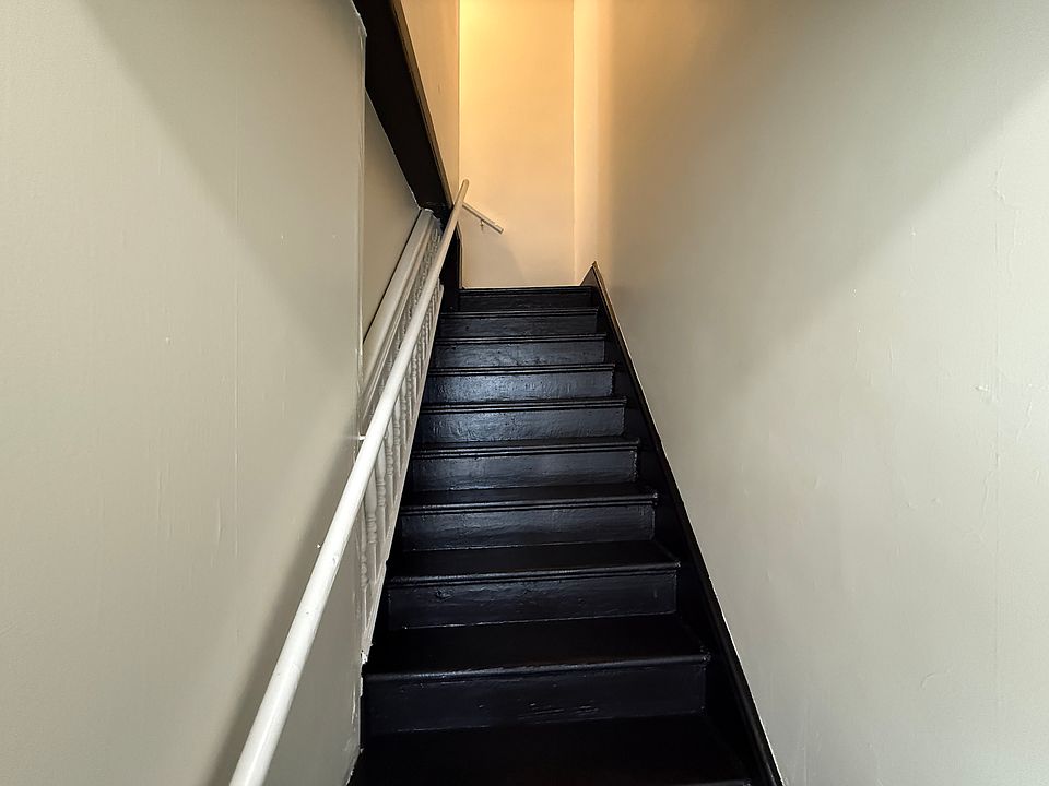1st image of 724 Ash Ave #2