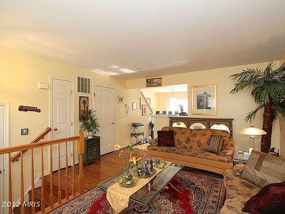 4th image of 10432 Heathside Way