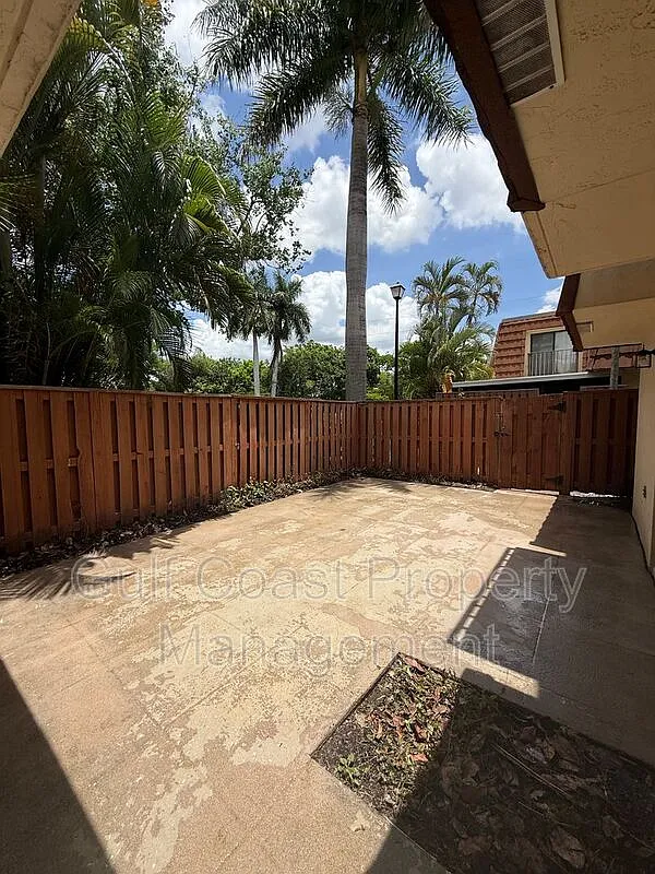 2 bed, 2.0 bath, 1300 sqft, $1,550 — Photo 2
