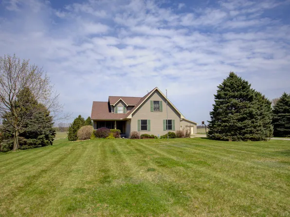 1414 Plains Rd, Leslie, MI 49251