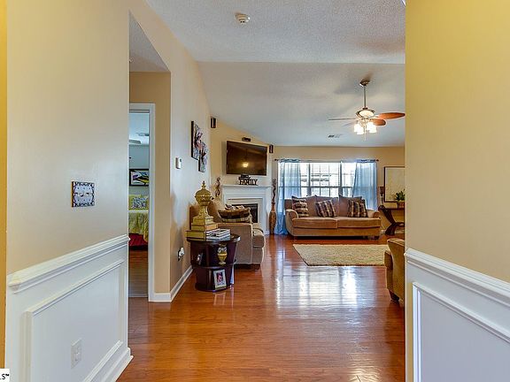 3rd image of 27 War Admiral Way