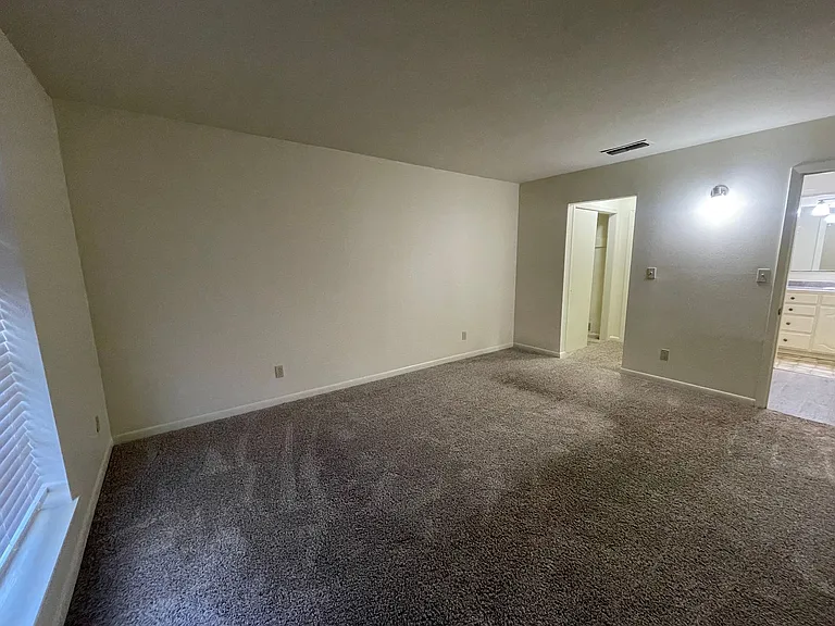10101 Carlsbad Dr — Photo 7