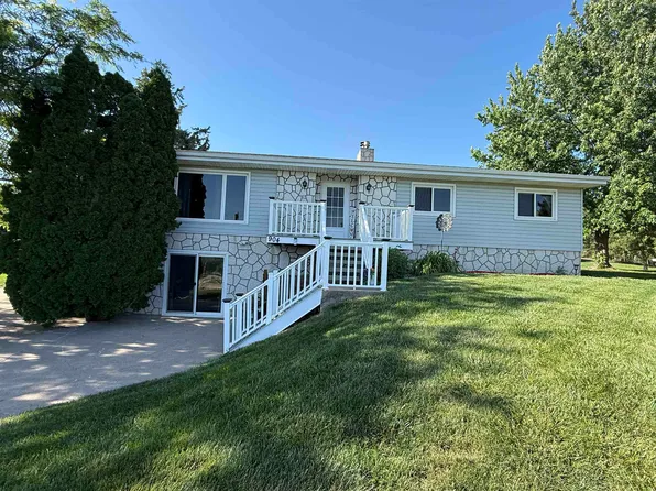 904 E 3rd St, Neligh, NE 68756
