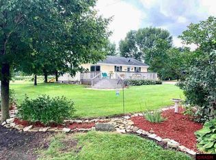 30452 390th St, Le Sueur, MN 56058