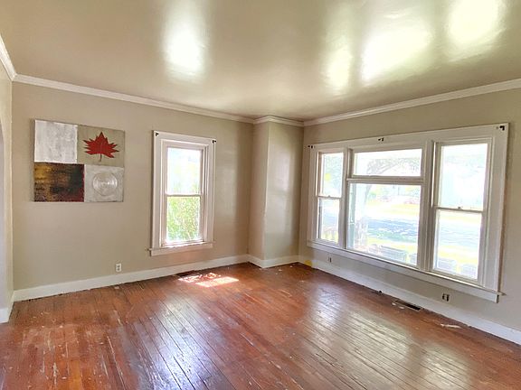 3rd image of 1017 Washington Ave