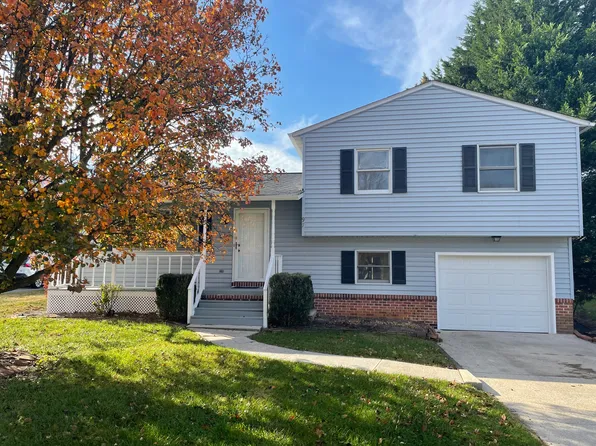 97 Meadowbrook Dr, Martinsburg, WV 25401