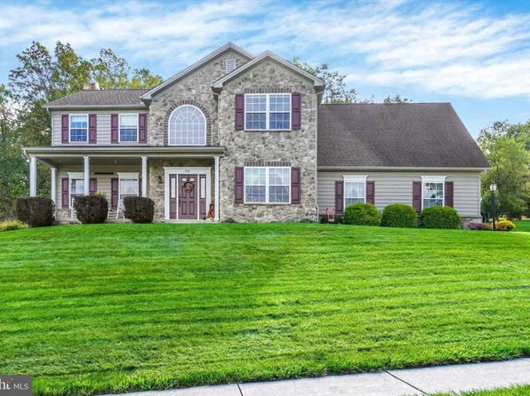 402 Lee Ct, York, PA 17406