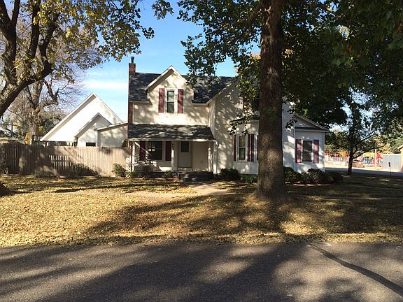 5th image of 402 W Plum St