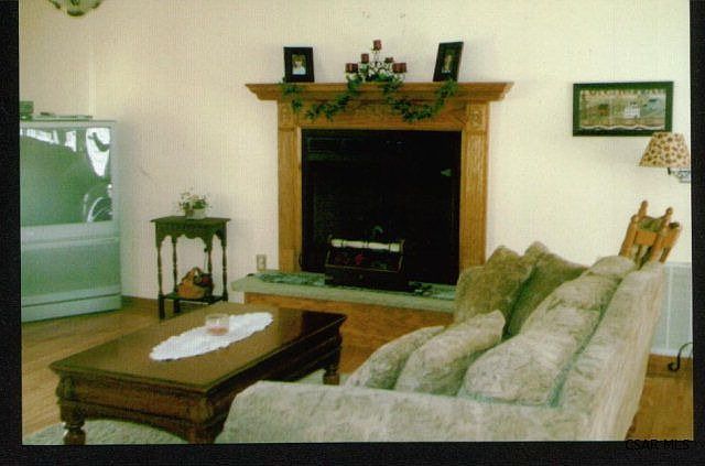 2nd image of 331 Mountain Ridge Ct