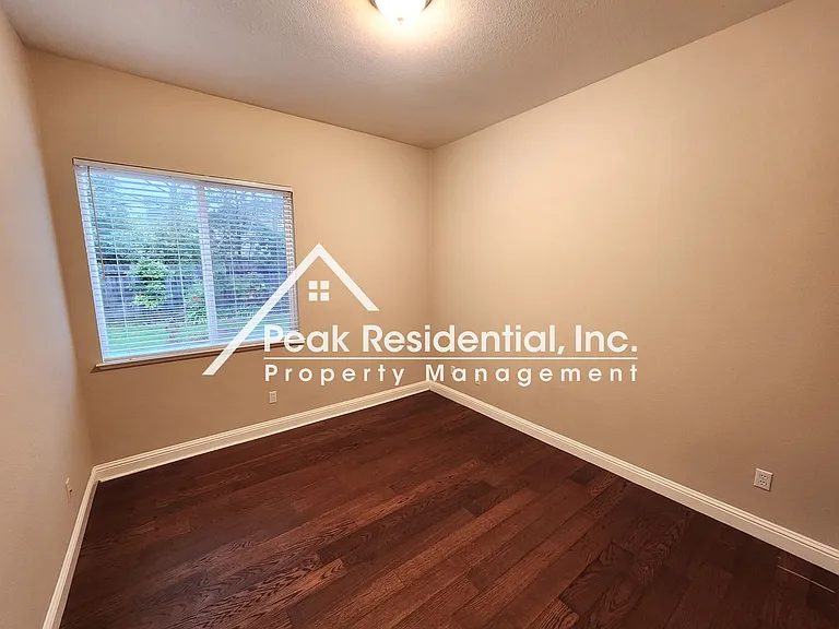 1044 Sandwick Way — Photo 25