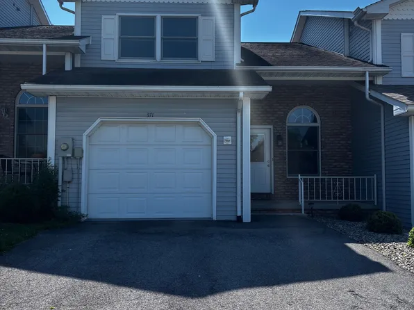 371 Stonegate Cir S, Chambersburg, PA 17201