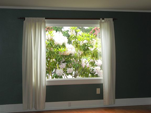5th image of 728 Park Dr