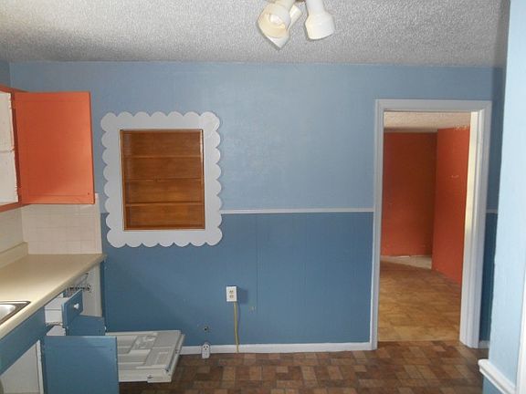 3rd image of 2500 N 51st St