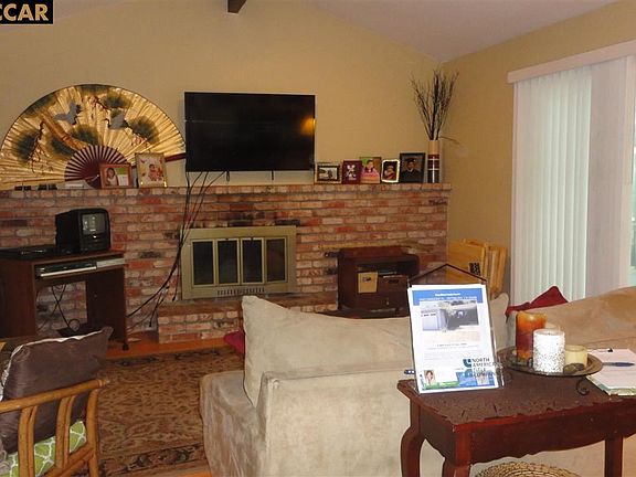 3rd image of 1440 Oakmont Pl