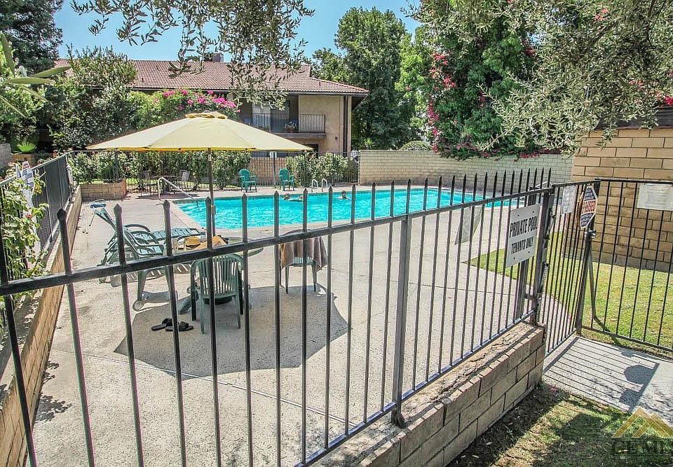 2nd image of 4208 Tierra Verde St APT 15