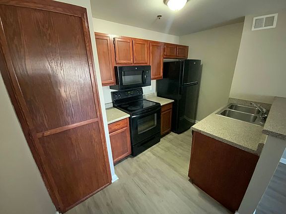 4th image of 1361 E University Ave APT 308