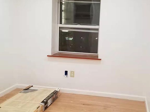 5th image of 52 N 9th St Floor 3