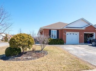 166 Saint Lawrence Dr, Welland, ON L3C 7H6