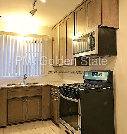 4th image of 8730 Holloway Dr