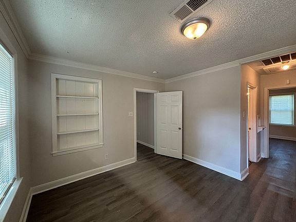 5th image of 942 Frayser Cir
