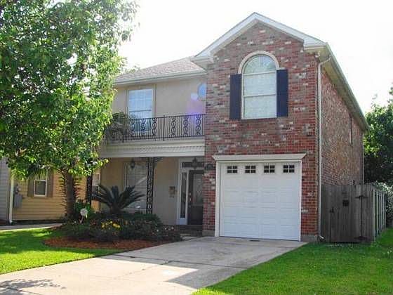 1st image of 820 Atherton Dr