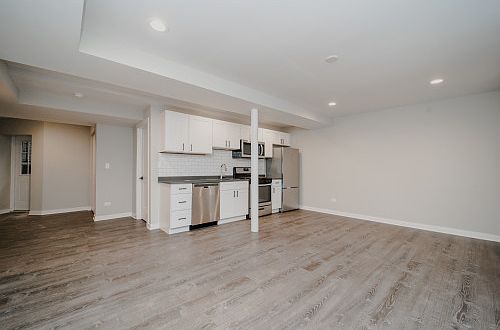 4th image of 2325 S California Ave #4