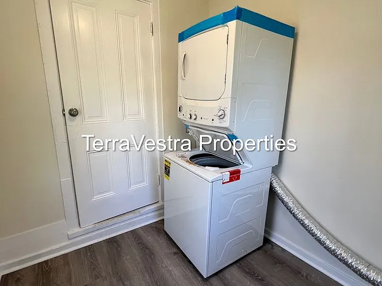 41-43 East Ave — Photo 11
