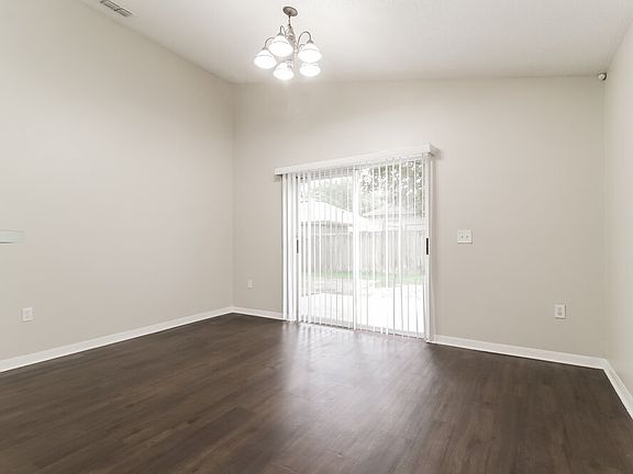 5th image of 12738 Parkbury Dr