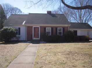90 Silver Lake Ave, South Kingstown, RI 02879