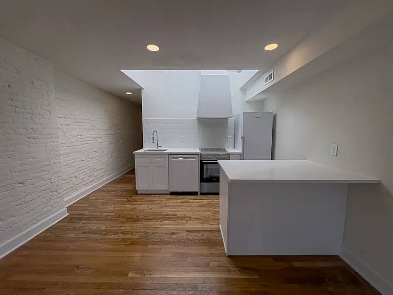 1934 Green St #3 — Photo 22