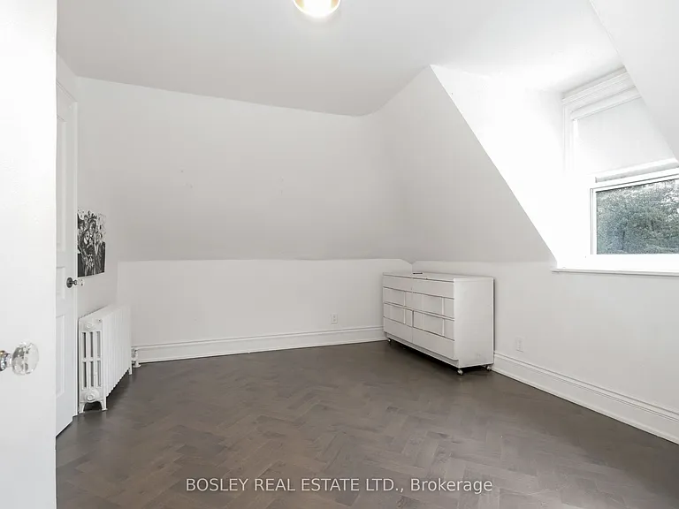 178 High Park Ave #UPPER — Photo 23