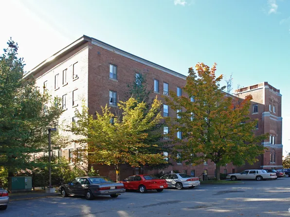 50 Birch St #102, Lewiston, ME 04240
