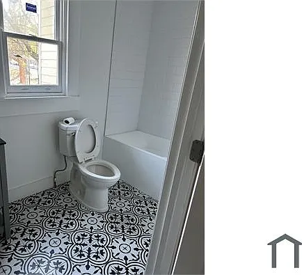 1153 Oak St SW — Photo 5