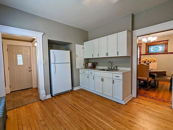 3rd image of 2801 Harriet Ave