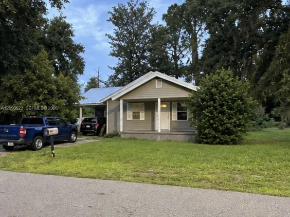 1051 NE Lake Dr, Lake City, FL 32055