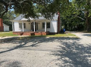 1209 N Main St, Laurinburg, NC 28352
