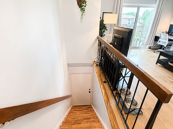 2nd image of 506 N Oaks Blvd Unit 506