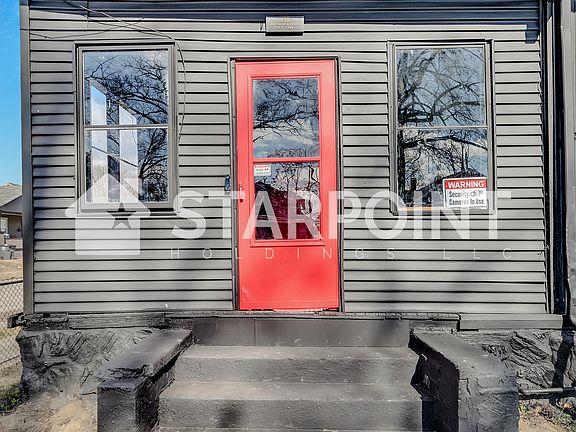 5th image of 830 Lincoln Ave
